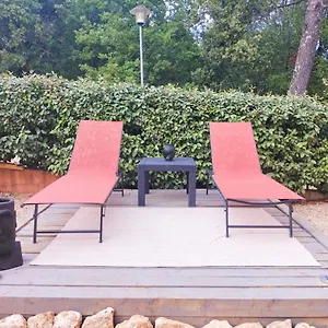 https://quietude-en-luberon.fr-provencehotel.com