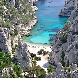 https://superbe-appartement-balcon-vu-vieux-port-marseille.fr-provencehotel.com