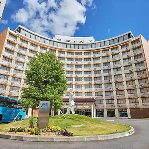 3* Отель Toyoko Airport Honkan