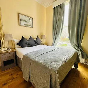 Waterloo 3* Dublin